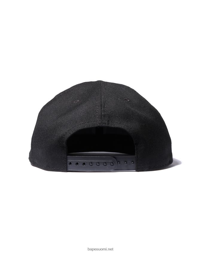 musta miehet A Bathing Ape college new era snap back cap 8HT2D8575