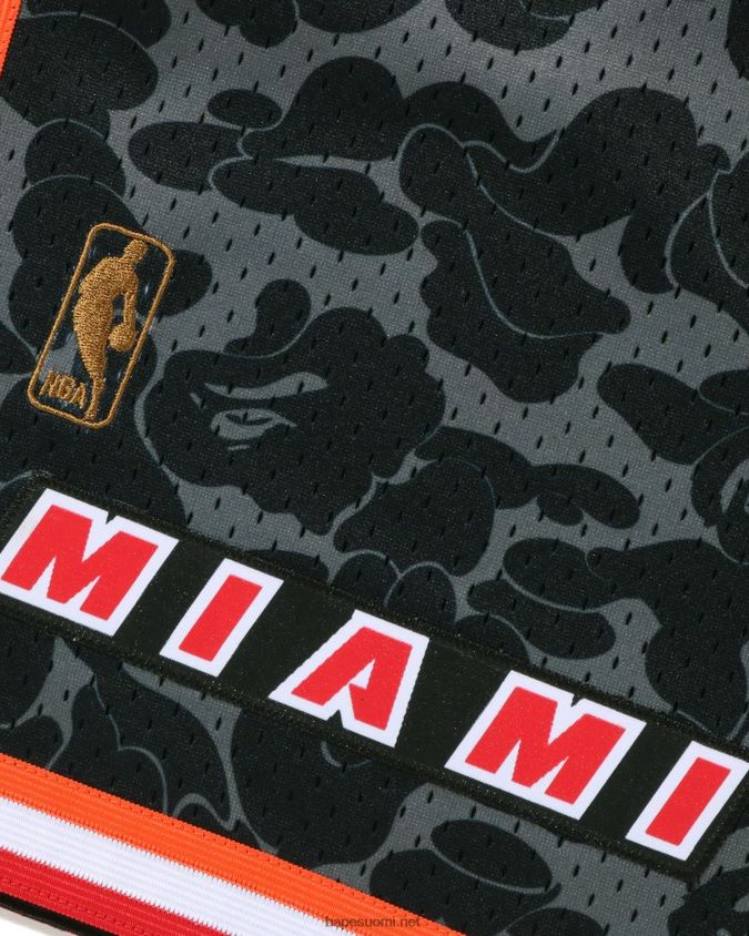 musta miehet A Bathing Ape x m&n miami heat jersey shortsit 8HT2D8371