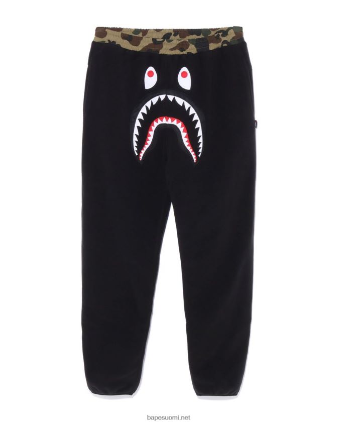 musta naiset A Bathing Ape x polartec 1st camo shark housut 8HT2D8895